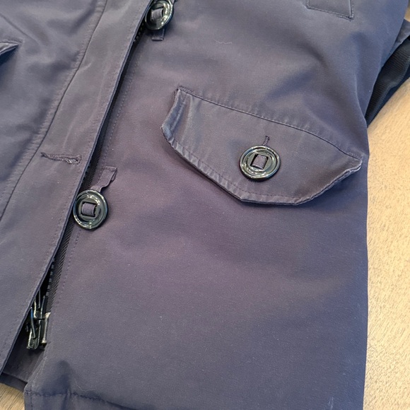 Canada Goose Women's Marine Navy Montebello Parka. - Picture 7 of 14